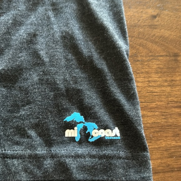 Women’s mi coast graphic tee sz small fitted. - Picture 3 of 4